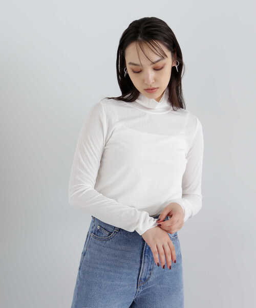 NATURAL BEAUTY BASIC(ナチュラルビューティーベーシック)の「◇ハイネックシアーカットソー(Tシャツ/カットソー・レディース・イエロー/チャコールグレー/オフホワイト/ブラック・FREE)」の16枚目の写真