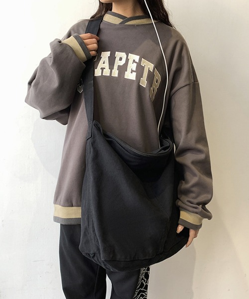 Lilamusant(リラミュゾン)の「/Lilamusant(リラミュゾン)/ニュースペーパーバッグ コットン キャンバス ヴィンテージ ショルダー(ショルダーバッグ・レディース・ブラック/ナチュラル/グリーン/レッド/グレー/カモフラージュ/イエロー系その他/ブルー/インディゴブルー/グリーン系その他・FREE)」の2枚目の写真