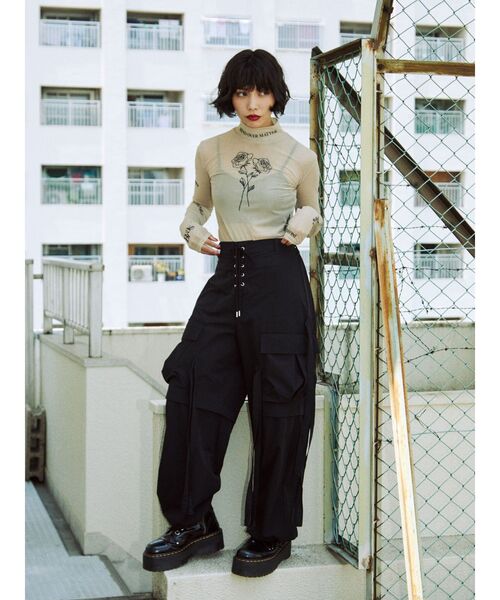 jouetie(ジュエティ)の「tattooシアートップス(Tシャツ/カットソー・レディース・ブラック/ベージュ/ブルー・MEDIUM)」の12枚目の写真