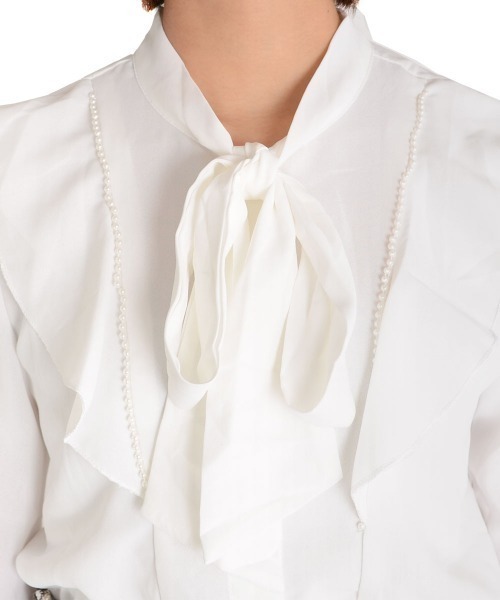 urge:(アージコロン )の「【URGE:】パール ビジュー付き リボンブラウス(シャツ/ブラウス・レディース・ホワイト・MEDIUM/LARGE)」の12枚目の写真