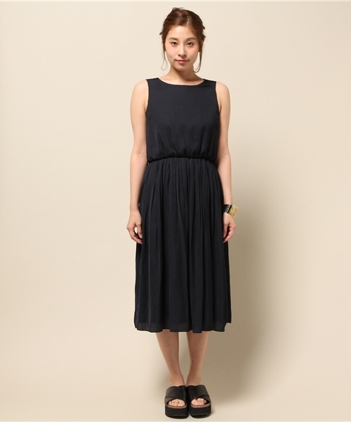 ELFORBR（エルフォーブル）の「サテンミドル丈ワンピース15（ワンピース・レディース・ネイビー/キャメル・36/38）」の3枚目の写真