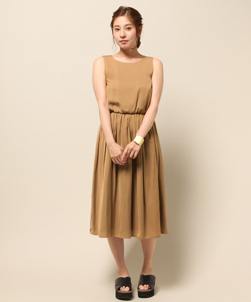 ELFORBR（エルフォーブル）の「サテンミドル丈ワンピース15（ワンピース・レディース・ネイビー/キャメル・36/38）」の12枚目の写真