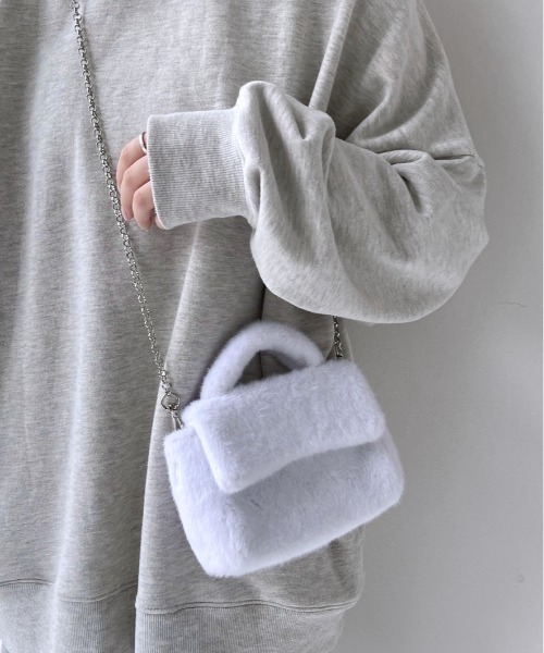 Heather（ヘザー）の「ファーショルダーBAG  987761（ショルダーバッグ・レディース・ブラック/ホワイト・ONE SIZE）」の2枚目の写真