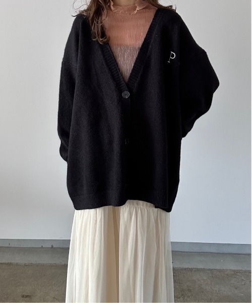 t a r o s u(タロス)の「one point logo loose cardigan/ワンポイントロゴルースカーディガン(カーディガン/ボレロ・レディース・ブラック/グレー・FREE)」の3枚目の写真