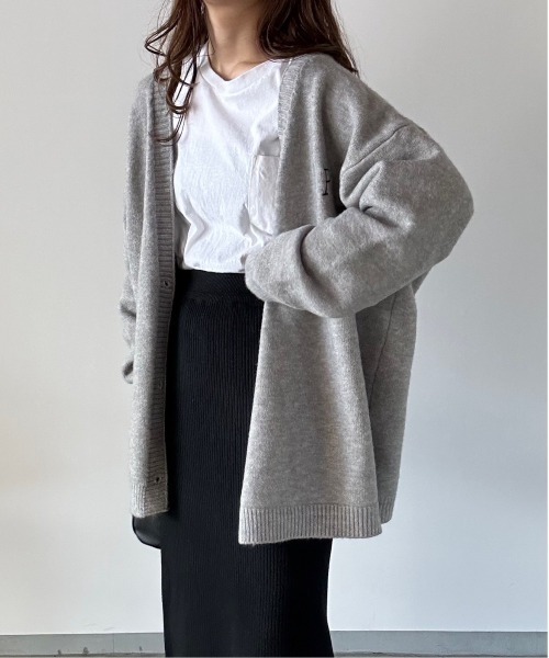 t a r o s u(タロス)の「one point logo loose cardigan/ワンポイントロゴルースカーディガン(カーディガン/ボレロ・レディース・ブラック/グレー・FREE)」の15枚目の写真