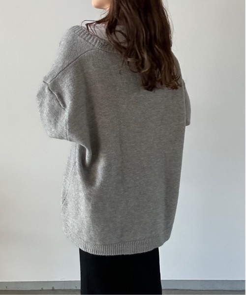 t a r o s u(タロス)の「one point logo loose cardigan/ワンポイントロゴルースカーディガン(カーディガン/ボレロ・レディース・ブラック/グレー・FREE)」の16枚目の写真