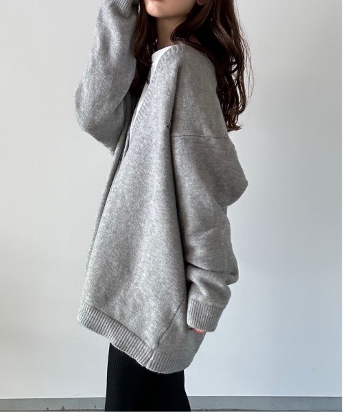 t a r o s u(タロス)の「one point logo loose cardigan/ワンポイントロゴルースカーディガン(カーディガン/ボレロ・レディース・ブラック/グレー・FREE)」の18枚目の写真