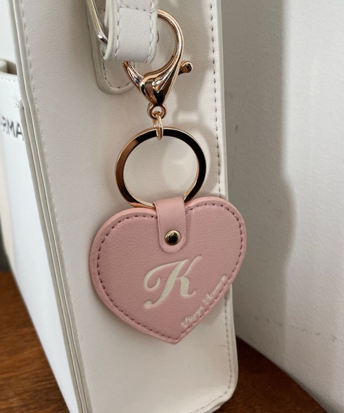 repipi armario（レピピ アルマリオ）の「イニシャルハートチャーム2（キーホルダー・キッズ・その他6/その他2/その他3/その他7/その他1/その他4/その他8/その他5・FREE）」の4枚目の写真