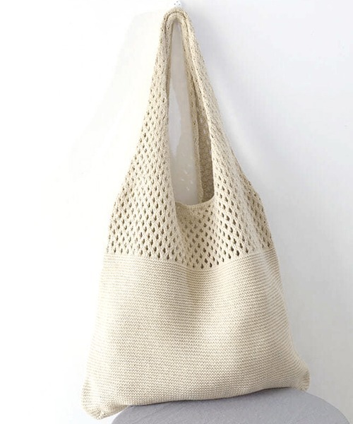 Miniministore（ミニミニストア）の「トートバッグ ニット編み バッグ鞄かばん（トートバッグ・レディース・パープル/グリーン/ブラック/ダークグリーン/ライトイエロー/ラベンダー/ダークブラウン/ダークパープル/ライトブラウン/ベージュ/アイボリー/ブルー/ダークグレー/ライトブルー/グレイッシュブルー/オフホワイト/ミント/イエロー/ワインレッド・フリー）」の8枚目の写真