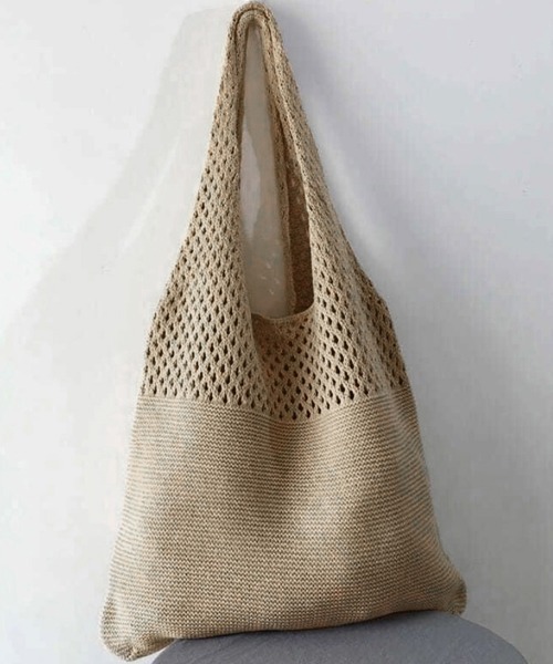 Miniministore（ミニミニストア）の「トートバッグ ニット編み バッグ鞄かばん（トートバッグ・レディース・パープル/グリーン/ブラック/ダークグリーン/ライトイエロー/ラベンダー/ダークブラウン/ダークパープル/ライトブラウン/ベージュ/アイボリー/ブルー/ダークグレー/ライトブルー/グレイッシュブルー/オフホワイト/ミント/イエロー/ワインレッド・フリー）」の7枚目の写真