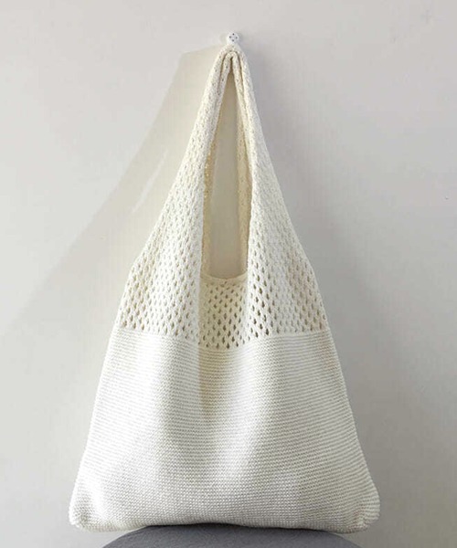 Miniministore（ミニミニストア）の「トートバッグ ニット編み バッグ鞄かばん（トートバッグ・レディース・パープル/グリーン/ブラック/ダークグリーン/ライトイエロー/ラベンダー/ダークブラウン/ダークパープル/ライトブラウン/ベージュ/アイボリー/ブルー/ダークグレー/ライトブルー/グレイッシュブルー/オフホワイト/ミント/イエロー/ワインレッド・フリー）」の2枚目の写真