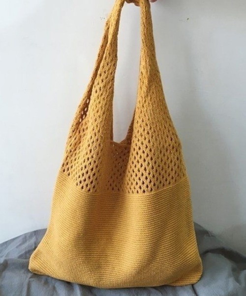 Miniministore（ミニミニストア）の「トートバッグ ニット編み バッグ鞄かばん（トートバッグ・レディース・パープル/グリーン/ブラック/ダークグリーン/ライトイエロー/ラベンダー/ダークブラウン/ダークパープル/ライトブラウン/ベージュ/アイボリー/ブルー/ダークグレー/ライトブルー/グレイッシュブルー/オフホワイト/ミント/イエロー/ワインレッド・フリー）」の17枚目の写真