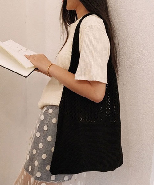 Miniministore（ミニミニストア）の「トートバッグ ニット編み バッグ鞄かばん（トートバッグ・レディース・パープル/グリーン/ブラック/ダークグリーン/ライトイエロー/ラベンダー/ダークブラウン/ダークパープル/ライトブラウン/ベージュ/アイボリー/ブルー/ダークグレー/ライトブルー/グレイッシュブルー/オフホワイト/ミント/イエロー/ワインレッド・フリー）」の21枚目の写真