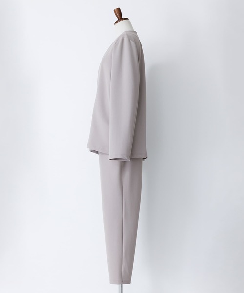 ノーカラージャケット＆パンツセットアップ』（スーツセット