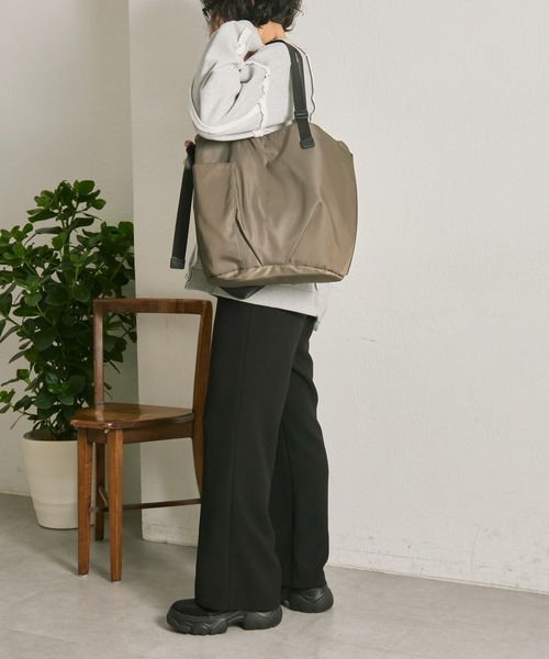 SNS総再生数350万越え！《A4サイズ対応》アジャスタートートバッグ