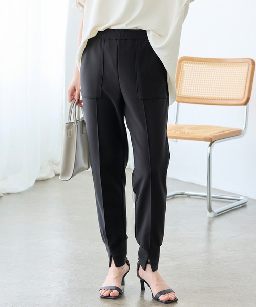 LAVEANGE(ラビアンジェ)の「ピンタックスリットジョガーパンツ(その他パンツ・レディース・ブラック/モカ・4L/3L/LL/L/M)」の1枚目の写真