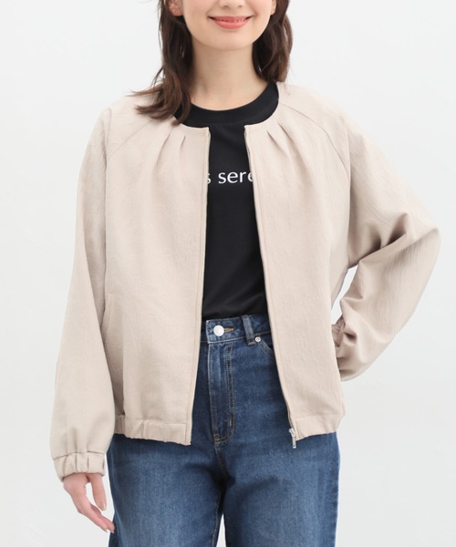 Honeys(ハニーズ)の「ノーカラーブルゾン(ブルゾン・レディース・アイボリー/グレイッシュベージュ/ピンク系その他/オリーブ/ブラック/ベージュ・M/L/S/LL)」の3枚目の写真