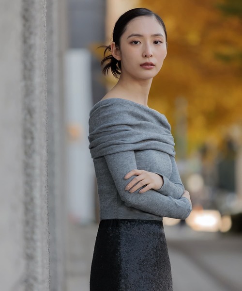 Leja(レジャ)の「【LEJA】オフショルダーニットトップス 20代 30代(ニット/セーター・レディース・ホワイト/グレー・FREE)」の9枚目の写真