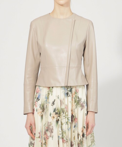 EPOCA（エポカ）の「ソフトシープレザー　ジャケット（ライダースジャケット・レディース・ブラウン系その他5/ベージュ・40）」の12枚目の写真