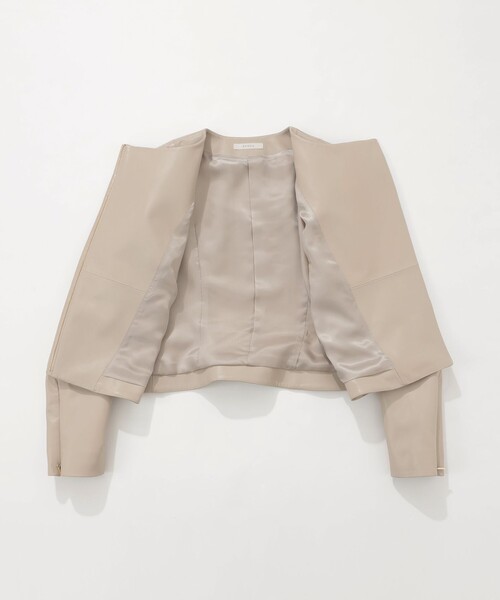 EPOCA（エポカ）の「ソフトシープレザー　ジャケット（ライダースジャケット・レディース・ブラウン系その他5/ベージュ・40）」の4枚目の写真