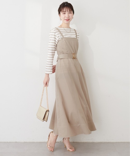 natural couture(ナチュラルクチュール)の「ウエストベルトステッチデザインジャンスカ(ジャンパースカート・レディース・ネイビー/ライトベージュ/ブラック・FREE)」の2枚目の写真