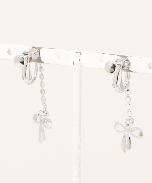 one after another NICE CLAUP（ワンアフターアナザーナイスクラップ）の「ロングリボンピアス/イヤリング（イヤリング・レディース・ゴールド/シルバー/シルバー系その他/ゴールド系その他・FREE）」の10枚目の写真