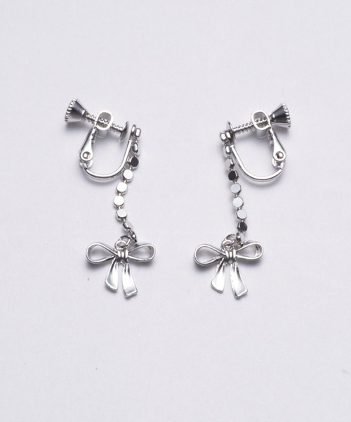 one after another NICE CLAUP（ワンアフターアナザーナイスクラップ）の「ロングリボンピアス/イヤリング（イヤリング・レディース・ゴールド/シルバー/シルバー系その他/ゴールド系その他・FREE）」の3枚目の写真