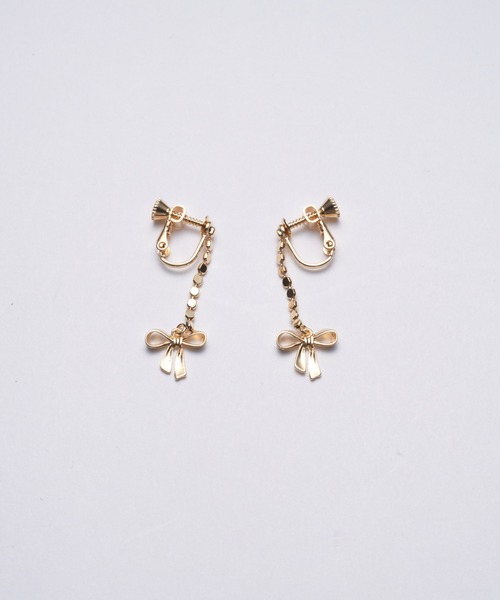 one after another NICE CLAUP（ワンアフターアナザーナイスクラップ）の「ロングリボンピアス/イヤリング（イヤリング・レディース・ゴールド/シルバー/シルバー系その他/ゴールド系その他・FREE）」の5枚目の写真