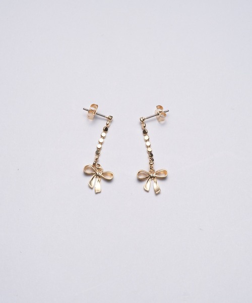 one after another NICE CLAUP（ワンアフターアナザーナイスクラップ）の「ロングリボンピアス/イヤリング（イヤリング・レディース・ゴールド/シルバー/シルバー系その他/ゴールド系その他・FREE）」の6枚目の写真