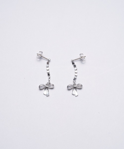 one after another NICE CLAUP（ワンアフターアナザーナイスクラップ）の「ロングリボンピアス/イヤリング（イヤリング・レディース・ゴールド/シルバー/シルバー系その他/ゴールド系その他・FREE）」の8枚目の写真