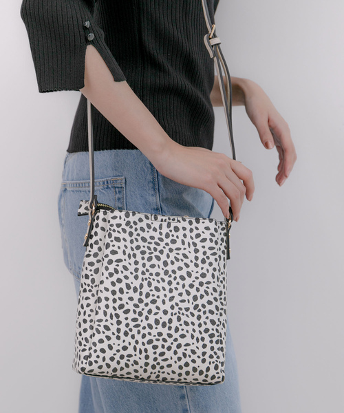 Jayro(ジャイロ)の「たて型ミニショルダーバッグ(ショルダーバッグ・レディース・ホワイト系その他/ベージュ/イエロー/ブラック・FREE)」の10枚目の写真