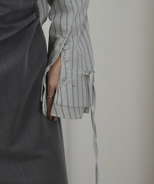 lawgy マルチウェイダブルポイントストライプシャツ ラメニットビスチェ lawgy（ラウジー）の「multiway double point stripe shirt