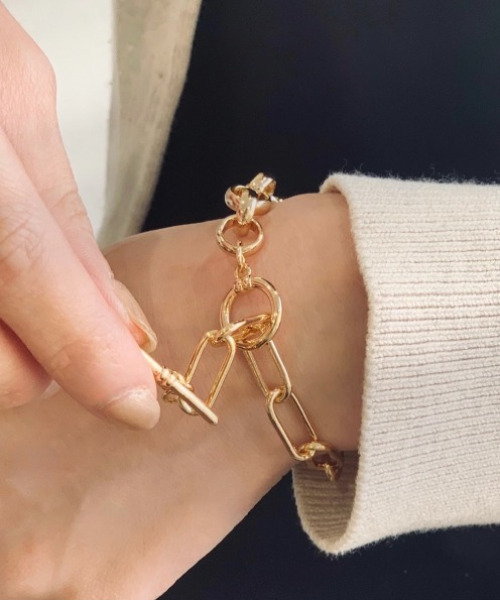 SILVER BULLET（シルバーバレット）の「『SBLT』ユニセックス チェーンデザインブレスレット（ブレスレット・レディース・ゴールド/シルバー・FREE）」の2枚目の写真