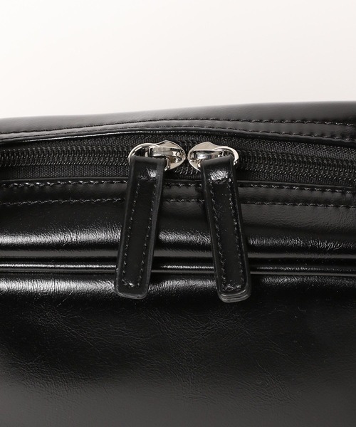 LOWRYS FARM（ローリーズファーム）の「ワイドボストンバック  102047（ハンドバッグ・レディース・ブラック/アイボリー・FREE）」の6枚目の写真