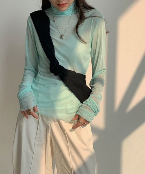 tood.(トード)の「【tood.】シアー ハイネック長袖トップス(Tシャツ/カットソー・レディース・ホワイト/ブラック/クリアグリーン/イエロー/ピンク/ライム・FREE)」の1枚目の写真