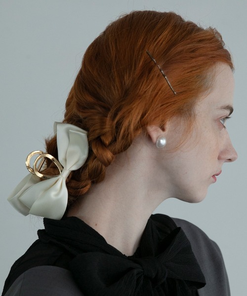 BONLECILL noir（ボンルシールノワール）の「【BONLECILL noir】サテンリボンヘアクリップ（バレッタ/ヘアクリップ・レディース・ベージュ/オフホワイト/ブラック・FREE）」の2枚目の写真