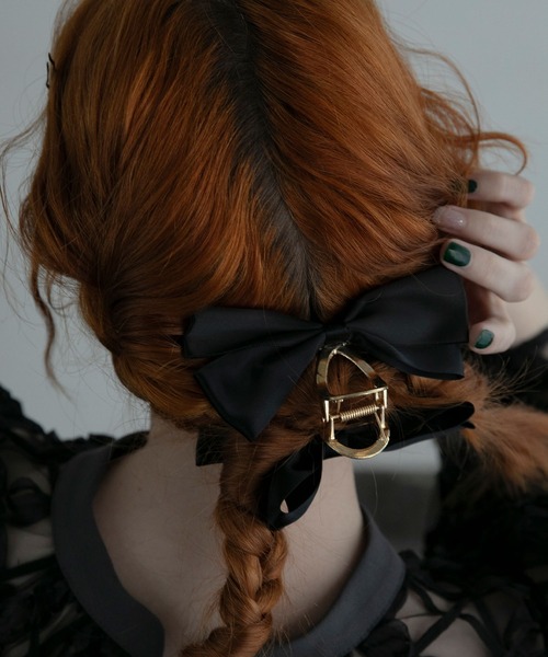 BONLECILL noir（ボンルシールノワール）の「【BONLECILL noir】サテンリボンヘアクリップ（バレッタ/ヘアクリップ・レディース・ベージュ/オフホワイト/ブラック・FREE）」の5枚目の写真