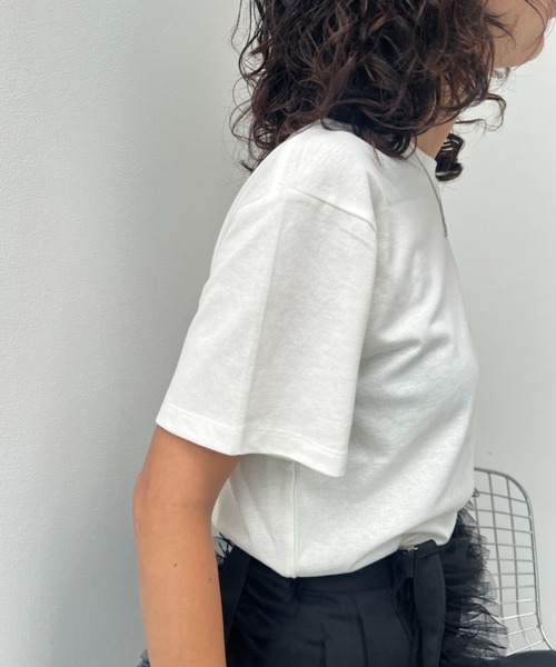 y/m(イム)の「ベーシックTシャツ(Tシャツ/カットソー・レディース・ベージュ/レッド/オフホワイト/ブラック・FREE)」の9枚目の写真