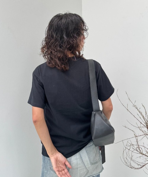 y/m(イム)の「ベーシックTシャツ(Tシャツ/カットソー・レディース・ベージュ/レッド/オフホワイト/ブラック・FREE)」の15枚目の写真