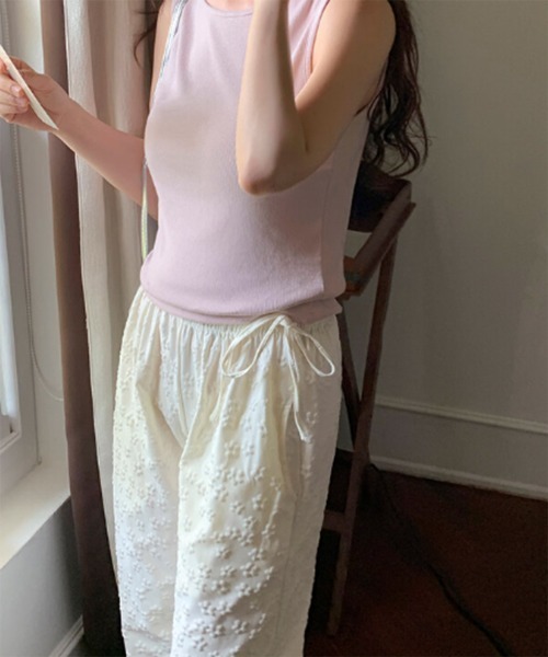 by muni:r(バイ ムニール)の「フラワーエンボスバンディングパンツ(その他パンツ・レディース・ホワイト/ブラック/クリーム・FREE)」の6枚目の写真