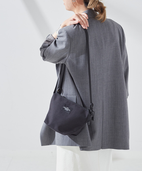 journal standard L'essage（ジャーナルスタンダードレサージュ）の「【BAGS IN PROGRESS】MICRO TOTE：ショルダーバッグ（ショルダーバッグ・レディース・ブラック・FREE）」の2枚目の写真