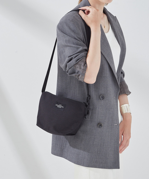 journal standard L'essage（ジャーナルスタンダードレサージュ）の「【BAGS IN PROGRESS】MICRO TOTE：ショルダーバッグ（ショルダーバッグ・レディース・ブラック・FREE）」の3枚目の写真