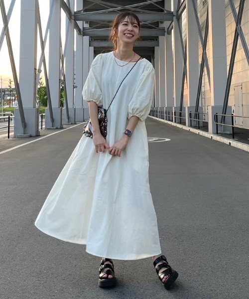 RODEO CROWNS WIDE BOWL(ロデオクラウンズワイドボウル)の「ボリュームスリーブワンピース(ワンピース・レディース・ブラック/ライム/アイボリー・FREE)」の1枚目の写真