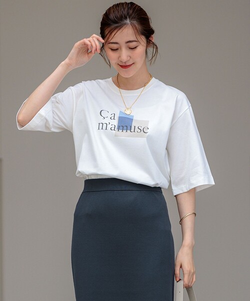 23区 S(ニジュウサンクチイサイサイズ)の「【洗える】Ca mamuse ロゴ TEE(Tシャツ/カットソー・レディース・ホワイト系/ダルブルー系/ベージュ系・32)」の2枚目の写真