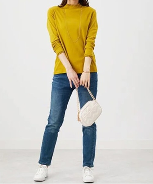 BELLUNA PLUS(ベルーナ)の「重ね着風フリル衿プルオーバー(Tシャツ/カットソー・レディース・モカ/イエロー系/ブラック系/オフホワイト/ネイビー系/ライラック系1・MEDIUM/LARGE/X-LARGE)」の22枚目の写真
