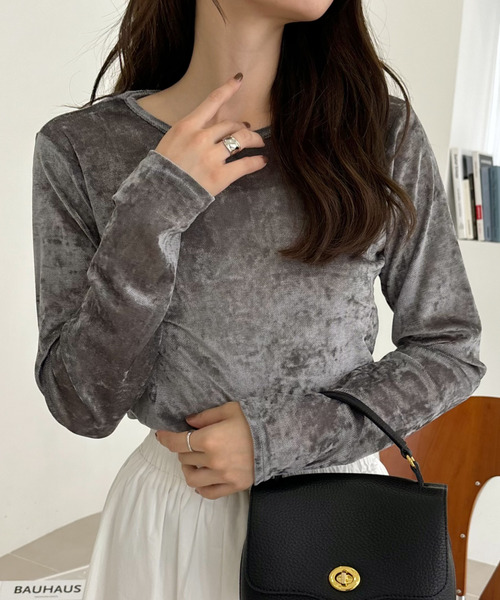 Ada.(エイダ)の「シアー ベロア クルーネック ロングスリーブ トップス(Tシャツ/カットソー・レディース・チャコール/ブラウン/ボルドー・FREE)」の1枚目の写真