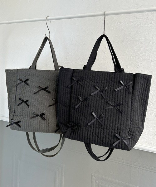 Julia Boutique(ジュリアブティック)の「2WAYリボン付きトートバッグ/24630(トートバッグ・レディース・グレー/ブラック・ONE)」の5枚目の写真