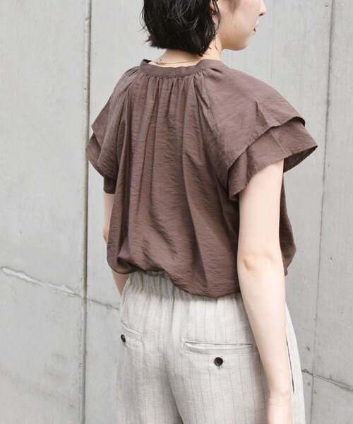 quaranciel(カランシエル)の「quaranciel:〈手洗い可能〉スキッパー フレア ハーフスリーブ ブラウス(シャツ/ブラウス・レディース・ブラウン/オフホワイト/ブラック・ONE SIZE)」の15枚目の写真