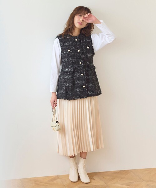 Feroux(フェルゥ)の「サテン プリーツスカート(スカート・レディース・アイボリー系/グレー系/ブルー系・1/2)」の6枚目の写真