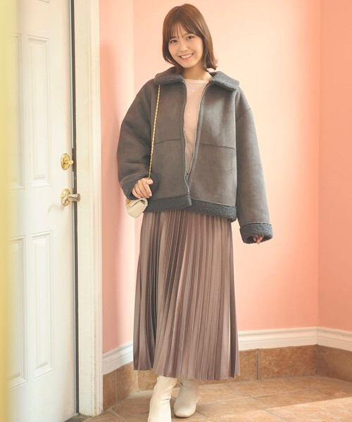 Feroux(フェルゥ)の「サテン プリーツスカート(スカート・レディース・アイボリー系/グレー系/ブルー系・1/2)」の18枚目の写真